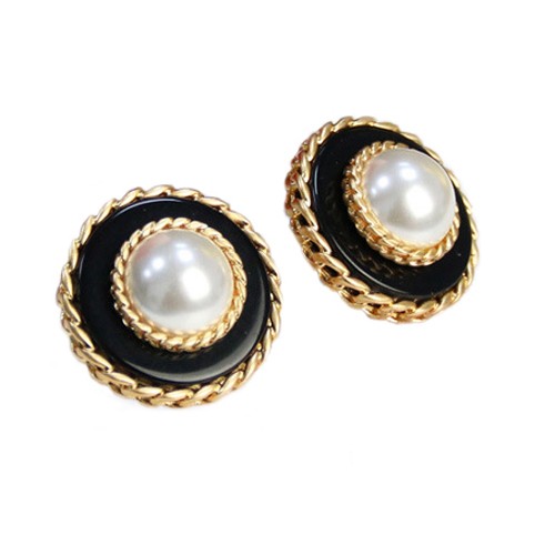 Pearl Stud Earring