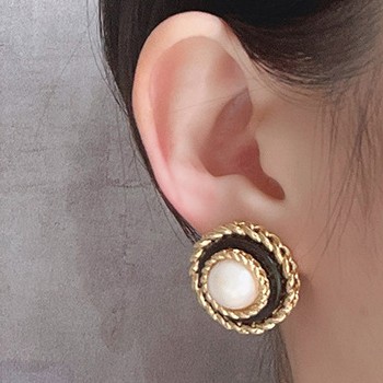 Pearl Stud Earring